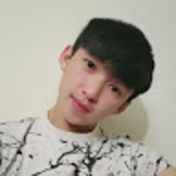 Profile Picture of Meng Vue (@mengvue2001) on Poshmark