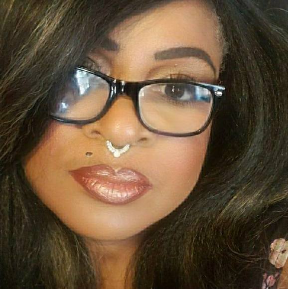 Profile Picture of Valeta Tammy (@valetiatb1) on Poshmark