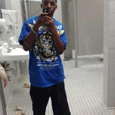 Profile Picture of Robert Pearson (@RjStupidSteeze) on Twitter