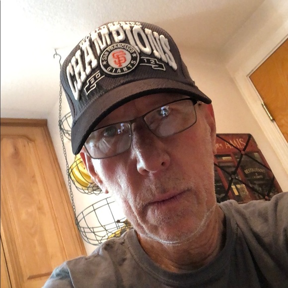 Profile Picture of Wayne Albert (@irontriguy) on Poshmark