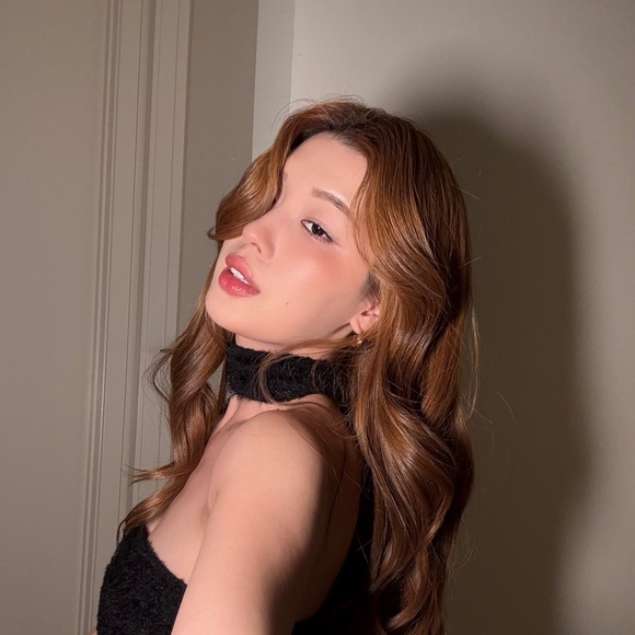 Profile Picture of Nancy Zhang (@nanczhang) on Poshmark