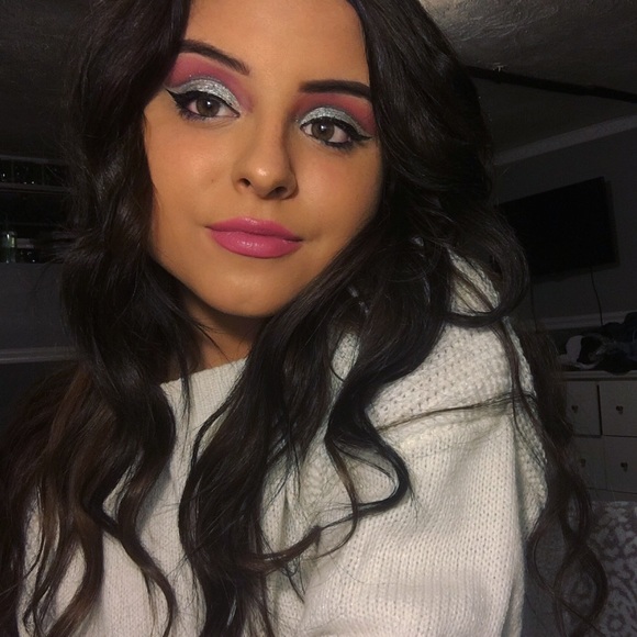 Profile Picture of Julianna Candelaria (@juliannamarie76) on Poshmark