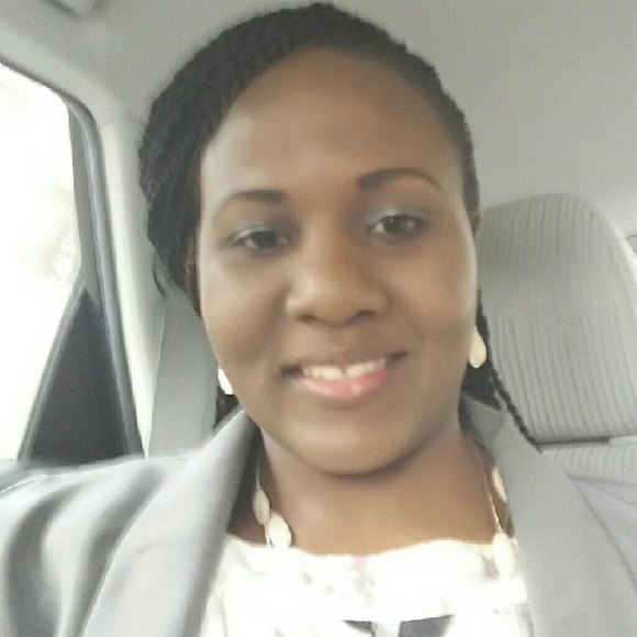 Profile Picture of Tamara Jean (@tatoue) on Poshmark