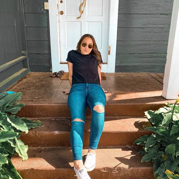 Profile Picture of Jane Kawamoto (@janelkaw) on Poshmark