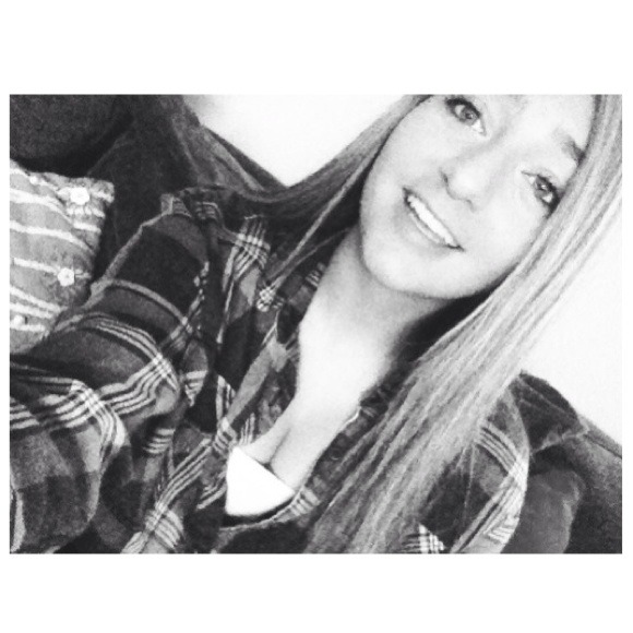 Profile Picture of Kylie Pastore (@kyky91011) on Poshmark