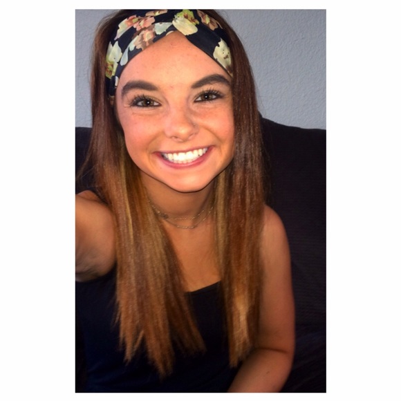 Profile Picture of Alex Dowell (@alexxdowell) on Poshmark