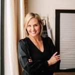Profile Picture of Stephanie Woodward (@stephaniewoodward.realtor) on Instagram
