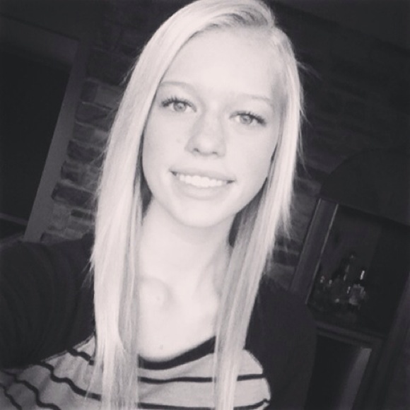 Jessica Angermeier - Poshmark Profile Picture of Jessica Angermeier (@jessica_ann4) on Poshmark