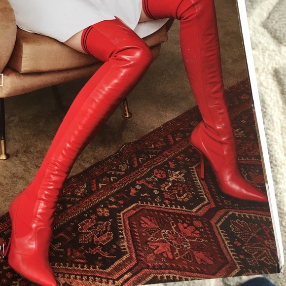 Profile Picture of Sylvia Roginski (@sylzal) on Poshmark