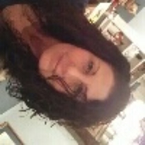 Profile Picture of Robin Dillow (@robin217) on Poshmark