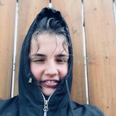 Profile Picture of Ana (@ana_pewarchuk) on Twitter