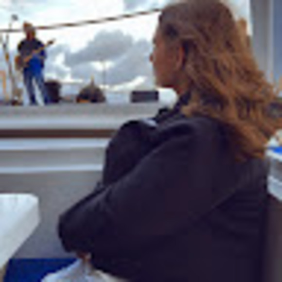 Profile Picture of Anja Schoenstein (@anjaschoenstein) on Poshmark