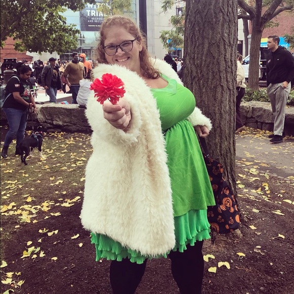 Profile Picture of Katie Mazzeo (@kmazzeo23) on Poshmark