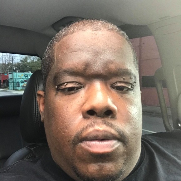 Profile Picture of Tony Frazier (@tonyfrazier) on Poshmark