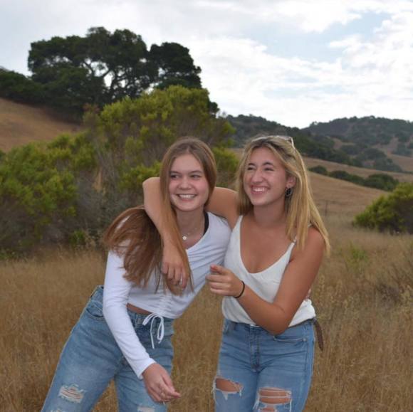 Profile Picture of Alyssa Bogaards phillips (@alyssabogaards) on Poshmark