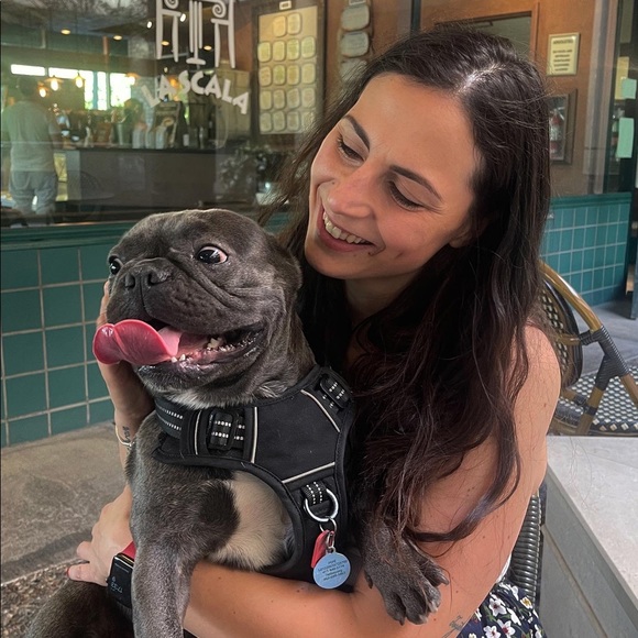 Profile Picture of Giovanna Nappo (@giovannanappo) on Poshmark