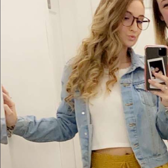 Profile Picture of Hannah Schultz (@hanslee18) on Poshmark