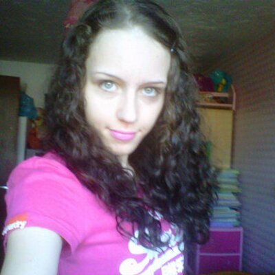 Profile Picture of Laurie Jessie J Beth (@ilovealiva) on Twitter