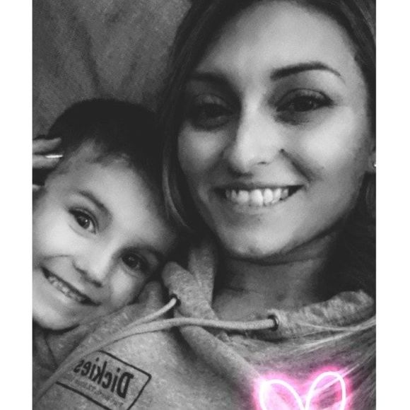 Profile Picture of Ashley Pesicka (@ashleypesicka) on Poshmark