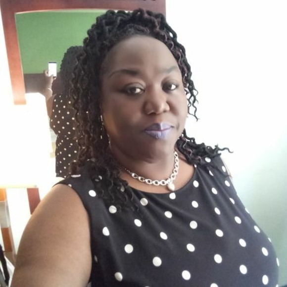 Profile Picture of Sofia Smith (@sofiasmith163) on Poshmark