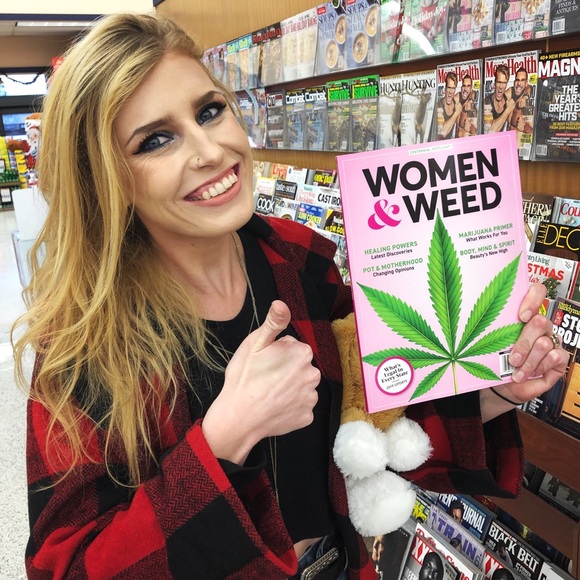 Profile Picture of Rayna Neulinger (@raynanuge) on Poshmark