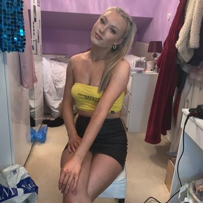 Profile Picture of Amelia Atkinson (@Amelia2401) on Twitter