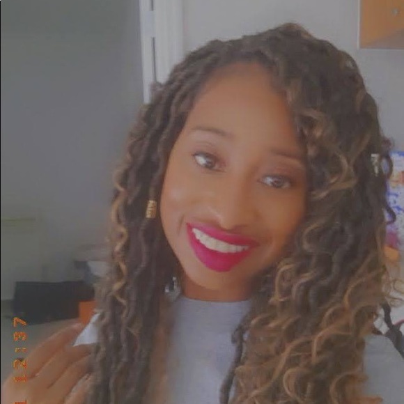 Profile Picture of Nadia Williams (@kingdomboss101) on Poshmark