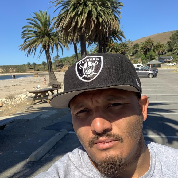 Profile Picture of Derrick Willis (@derrick_willis) on Poshmark