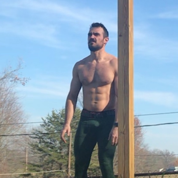 Profile Picture of Aaron Sexton (@asex88) on Poshmark