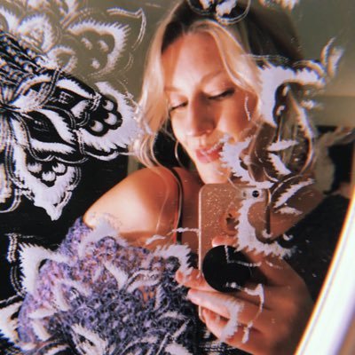 Profile Picture of Chelsea Barry (@@MissStrawbarry) on Twitter