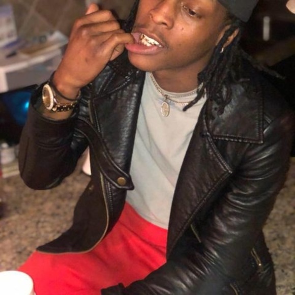 Profile Picture of George Reid (@georgereid) on Poshmark