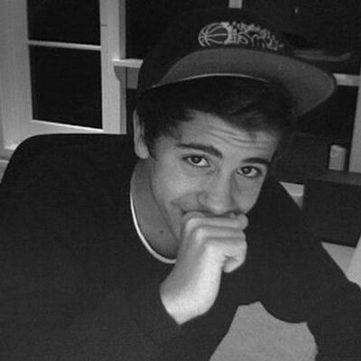 Profile Picture of Zach Glover (@cageyzg) on Twitter