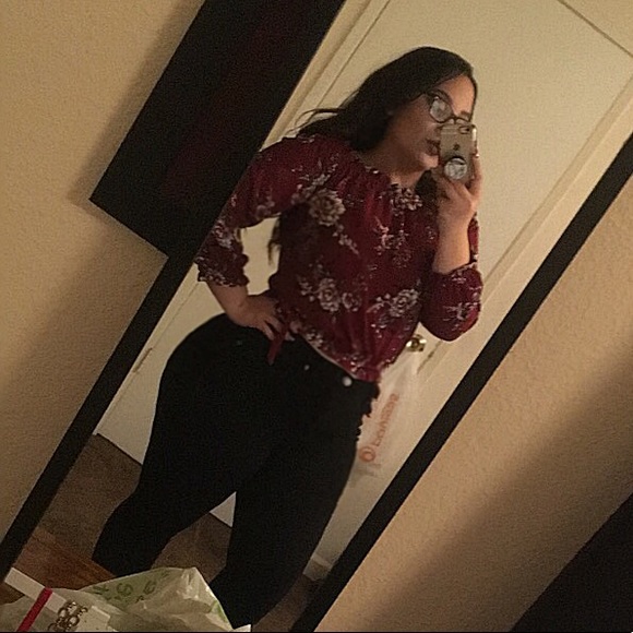 Profile Picture of Rose Tobias (@roser318) on Poshmark
