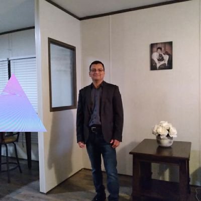 Profile Picture of Omar Castañeda (@castapina) on Twitter