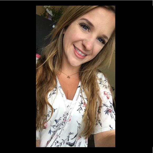 Profile Picture of Cassie Rodocker (@cassierodocker) on Poshmark