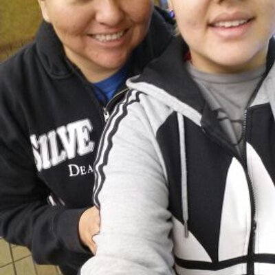 Profile Picture of Tina Sharkey (@tinafsharkey) on Twitter