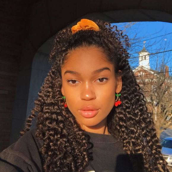 Profile Picture of Aviwe Himlin-mayekiso (@aviiiwe) on Poshmark