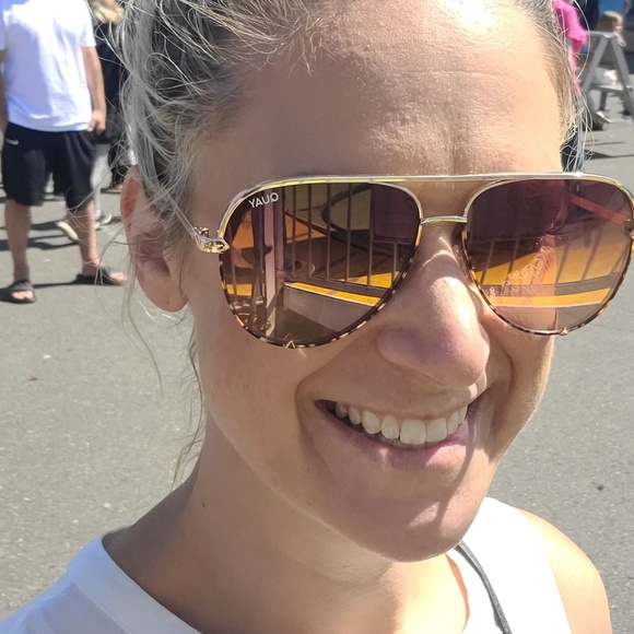 Profile Picture of Amanda Conaway (@amandaconaway) on Poshmark