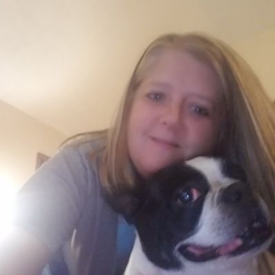 Profile Picture of Vicki Hutton (@vickihutton123) on Twitter