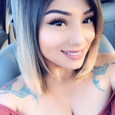 Profile Picture of Loren Martinez (@loren_danielle) on Twitter
