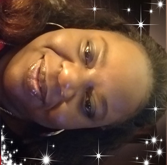 Profile Picture of Tormae Waring (@tormaewaring) on Poshmark