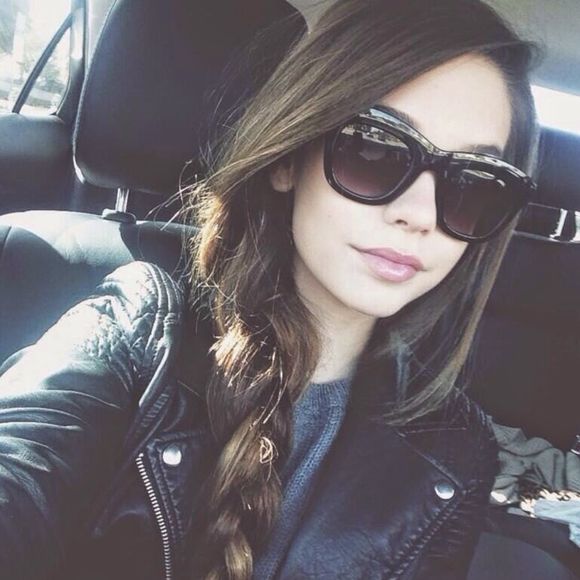 Profile Picture of Alison Crosby (@guitarplayer234) on Poshmark