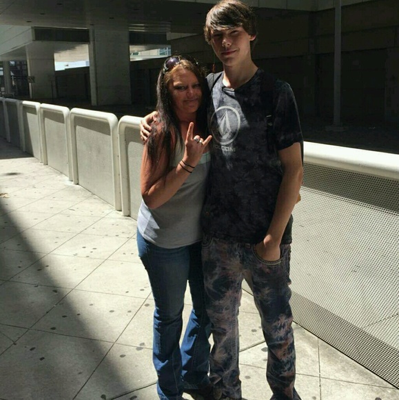 Profile Picture of Aaron Wooten (@aaron_wooten123) on Poshmark