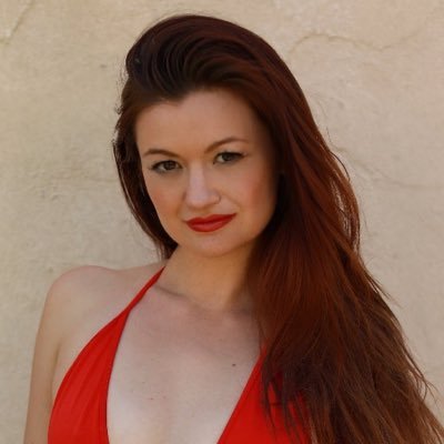 Profile Picture of Leah McKendrick (@leahmckendrick) on Twitter