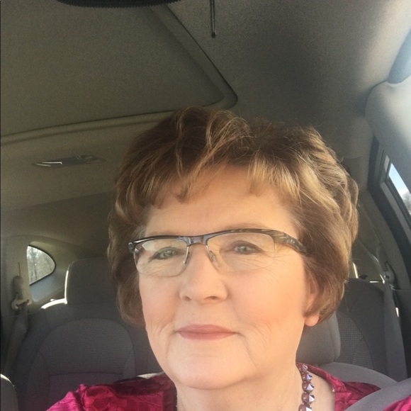 Profile Picture of Joy Collingsworth (@jgcollingsworth) on Poshmark