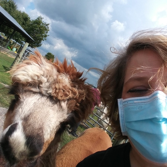 Eleni Vardoulis - Poshmark Profile Picture of Eleni Vardoulis (@eleni_vardoulis) on Poshmark