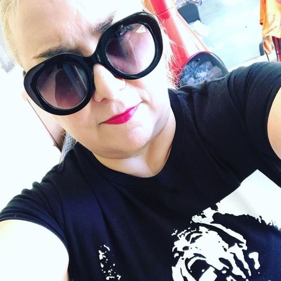 Profile Picture of Michele Hermanson (@mhermanson1920) on Poshmark