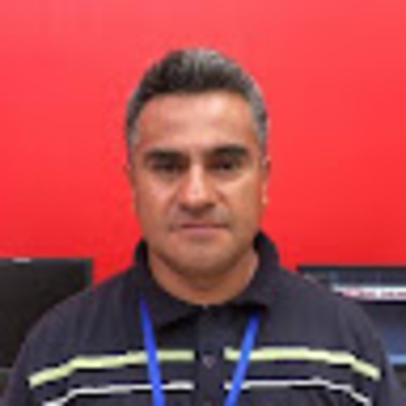 Profile Picture of Lorenzo Gutierrez (@lorenzogutie989) on Poshmark