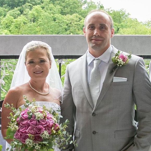 Profile Picture of Christina Teaters (@christinat_26) on Poshmark