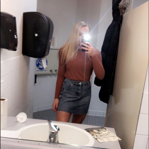 Profile Picture of Kailee Craig (@kbcraig11) on Poshmark